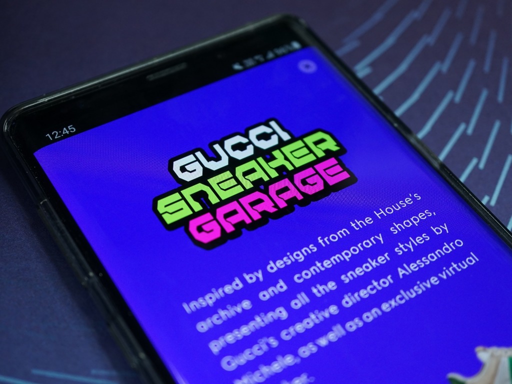 【試玩】DIY 虛擬 Gucci 球鞋無難度  Gucci 手機 app 有得玩？