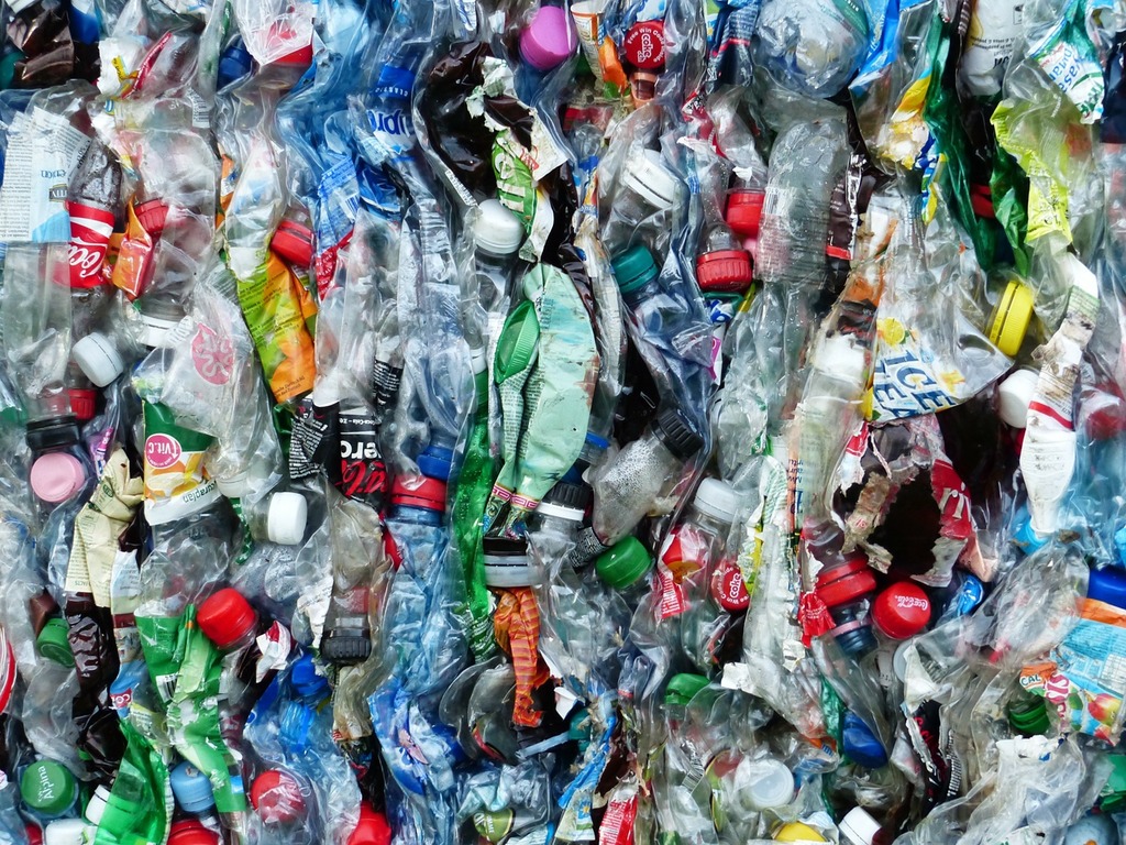 研究公布人均塑膠垃圾量排名 美英兩國居首