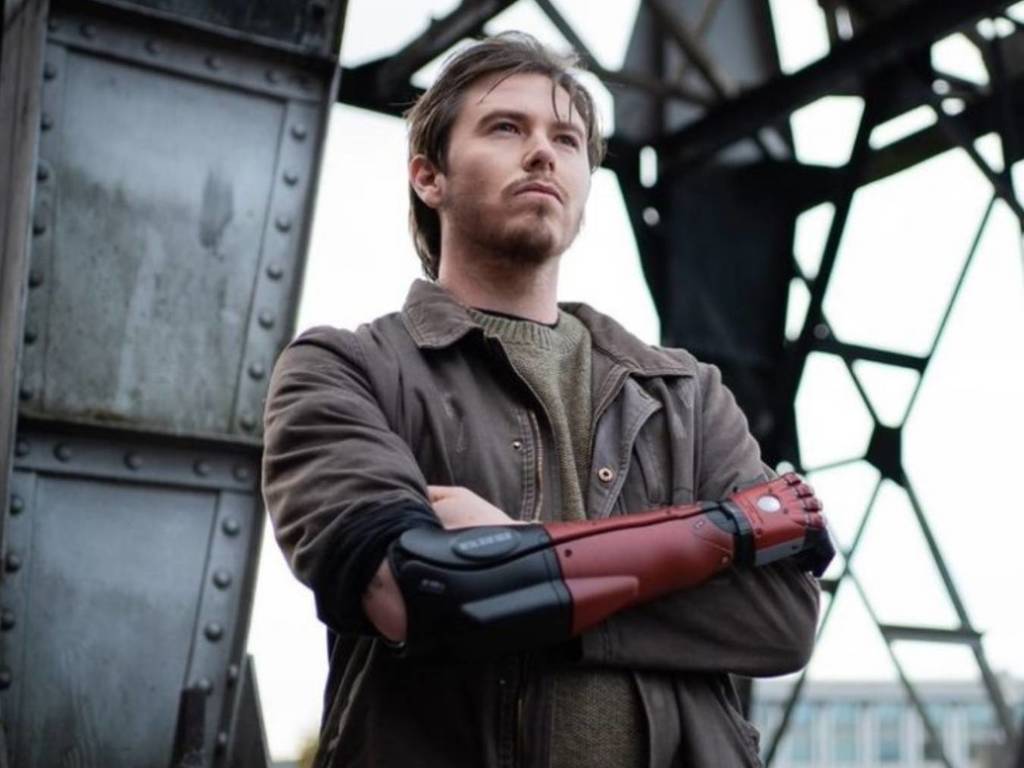 Konami 授權推出《MGS 5》蛇叔義肢！型格仿生義肢助殘疾機迷