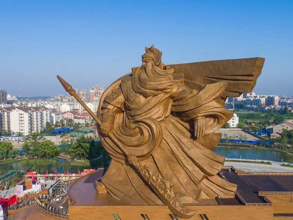 全球最大千噸關公像被揭違規建築！持續沉降地面凹陷現縫隙