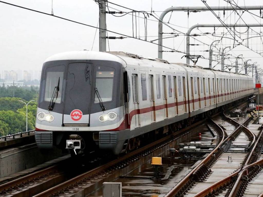 上海地鐵禁用電子裝置喇叭大聲播片  乘客可用監督熱線舉報