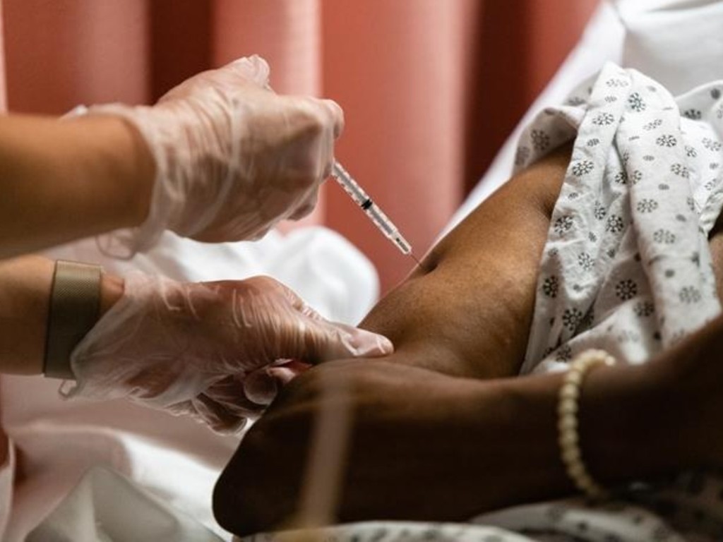 【新冠疫苗】德國 8 人接種輝瑞疫苗  遭錯誤注射 5 倍劑量