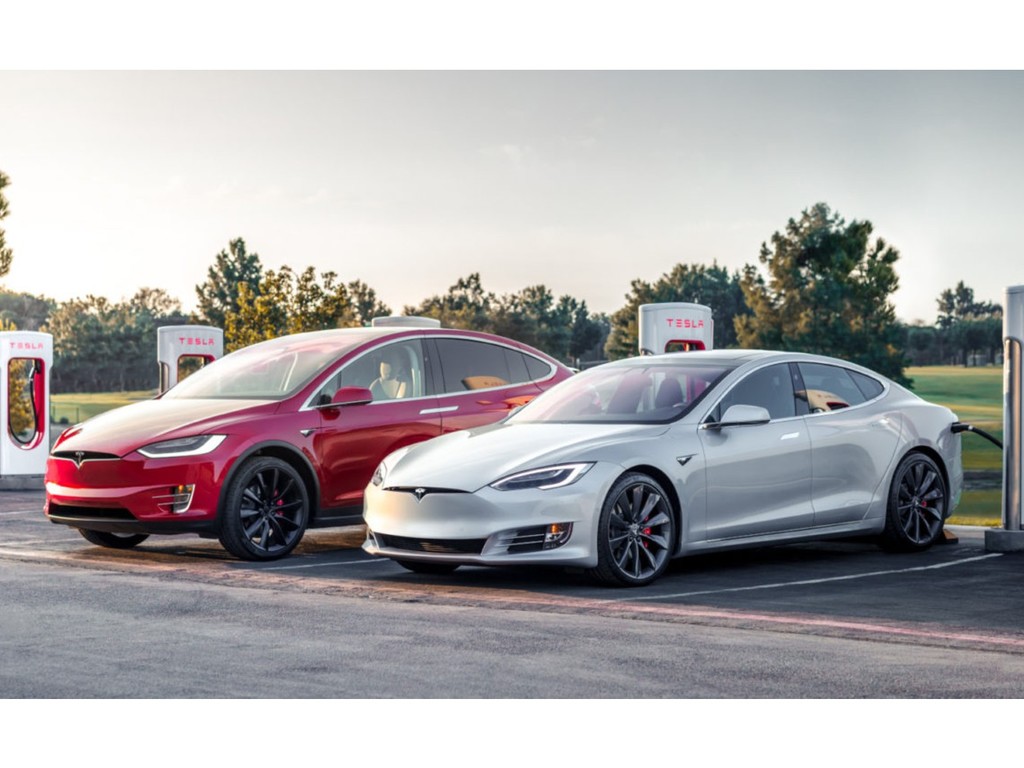 【e＋車路事】美國 NHTSA 要求 Tesla 回收近 16 萬輛車  Model S／X 車廂觸屏增撞車風險？