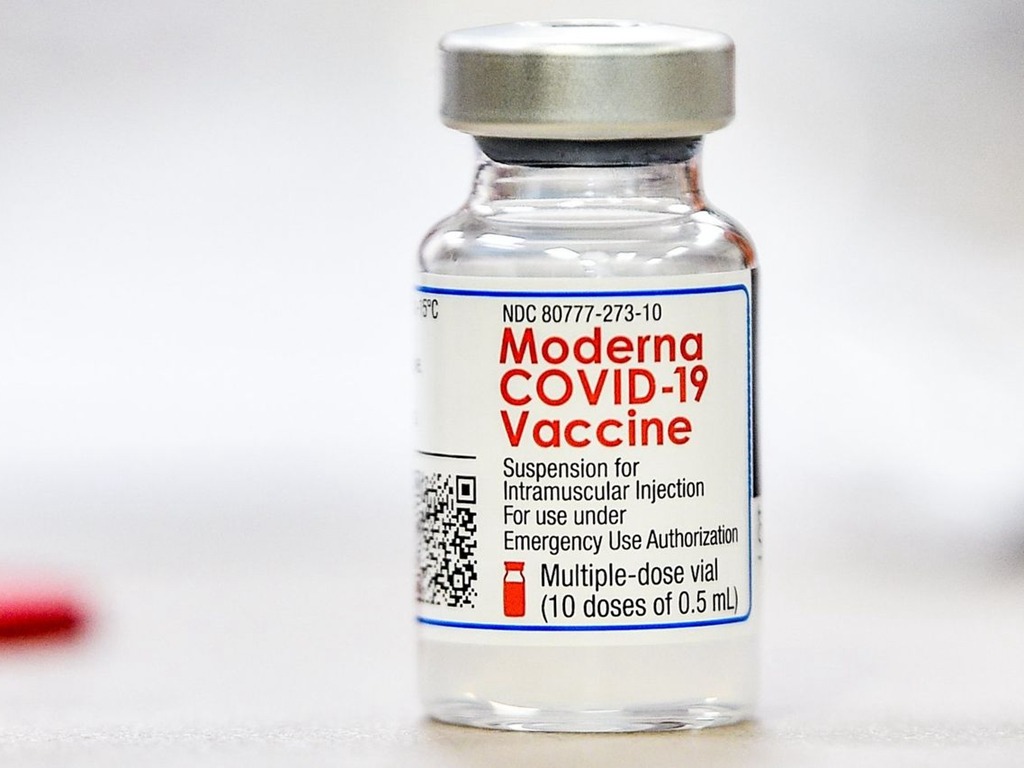 Moderna 指疫苗不會讓病毒消失 人類或要跟新冠病毒永遠共存
