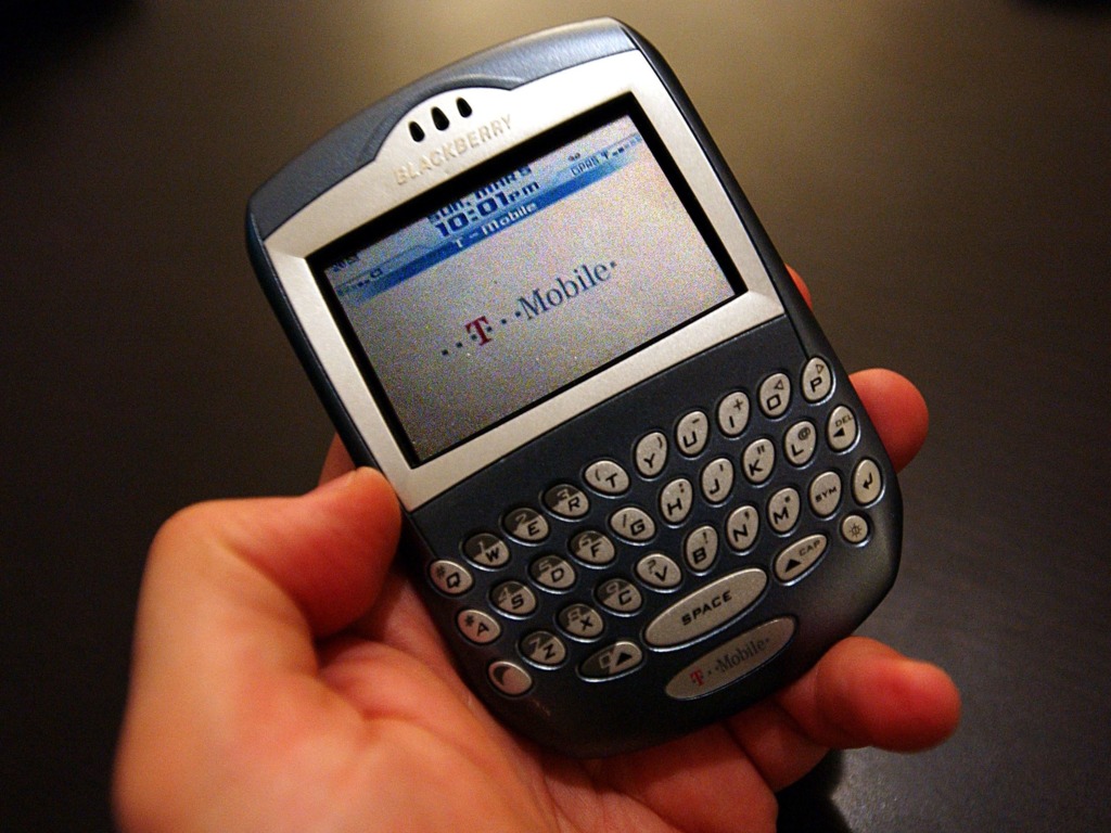 BlackBerry無視美國禁令  向華為出售手機專利