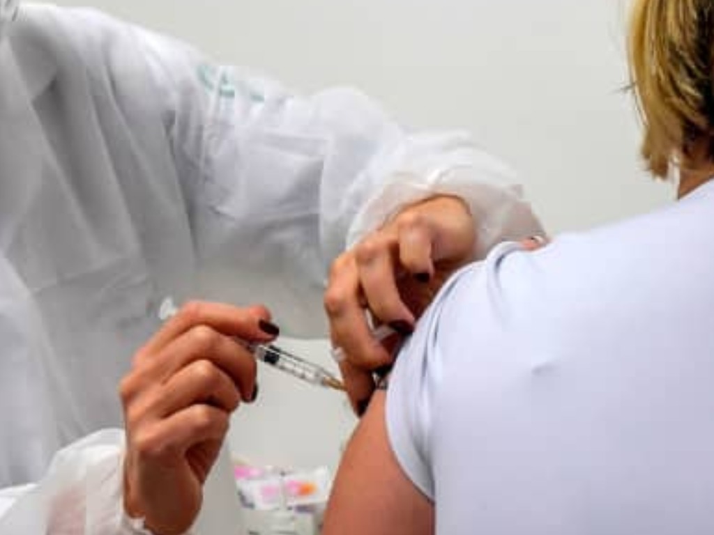 【新冠疫苗】牛津大學準備研發新版疫苗  對抗變種病毒