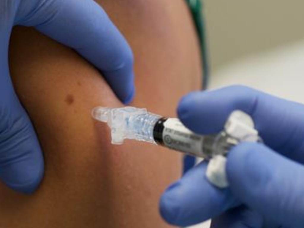 【疫苗接種】政府擬設＄10 億疫苗保障基金  40 歲以下接種疫苗死亡賠＄250 萬