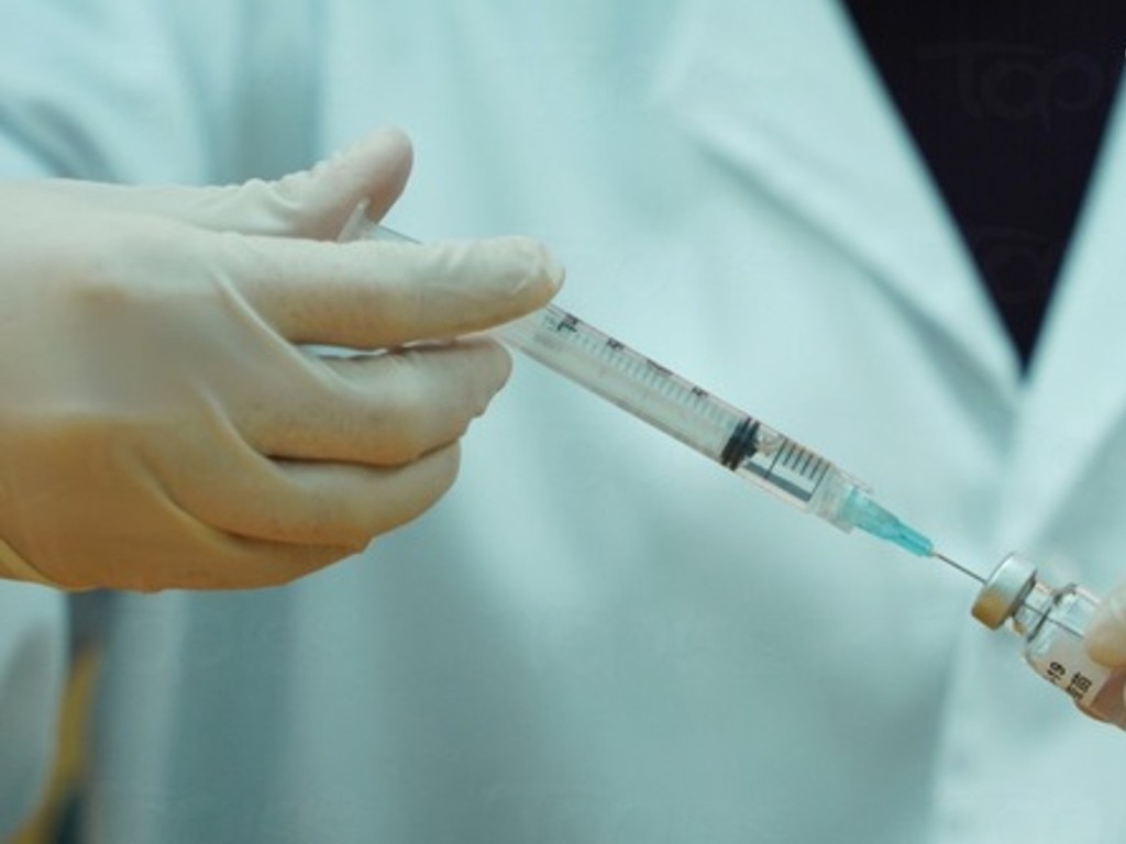 【本港疫情】港府擬放寬 16 歲以上人士接種疫苗  完成 2 劑接種最少 6 周方能外遊