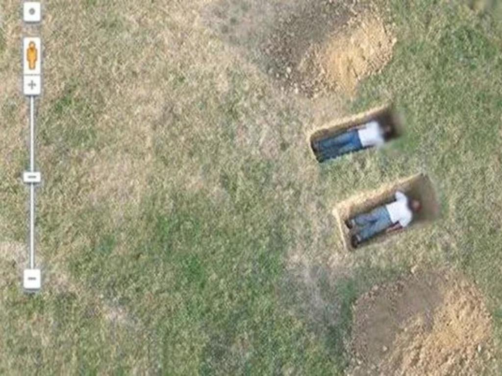 Google Maps 意外攝得 2 具「待葬屍體」？  詭異畫面引網民熱議