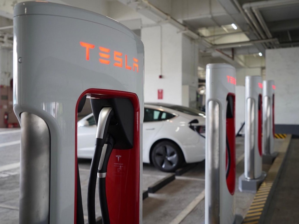 【e＋車路事】Tesla 黃大仙．樂富 Supercharging 超級充電站啟用