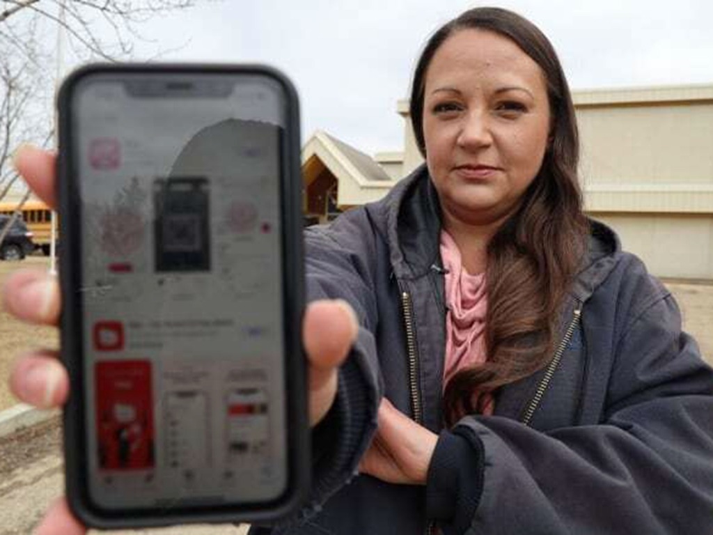 清潔工手機拒裝追蹤程式 遭公司解雇