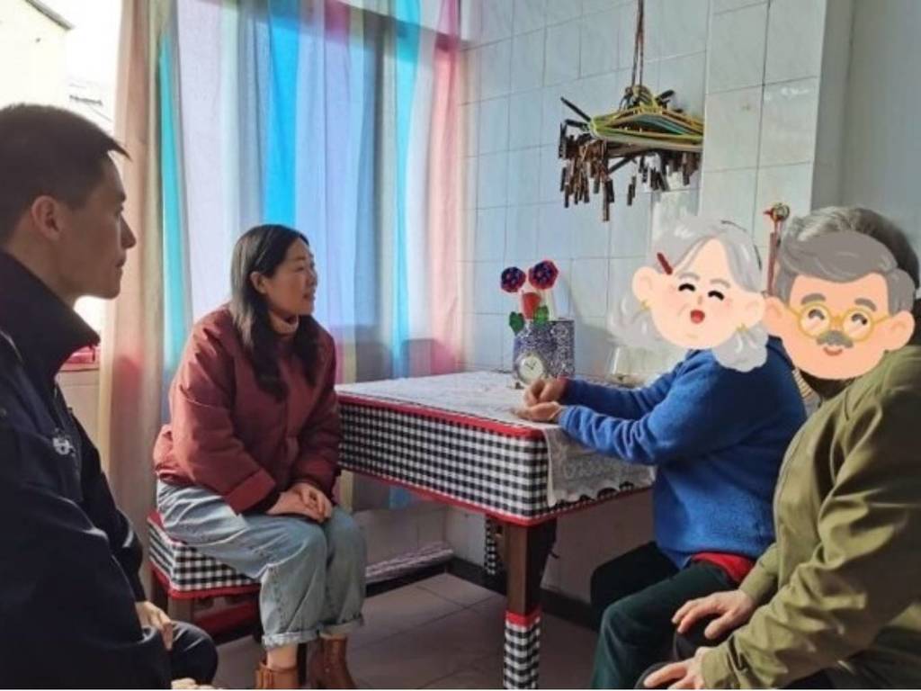 老婦自覺年事已高向窗外撒錢!居民歸還$4500 老伴親筆信道謝