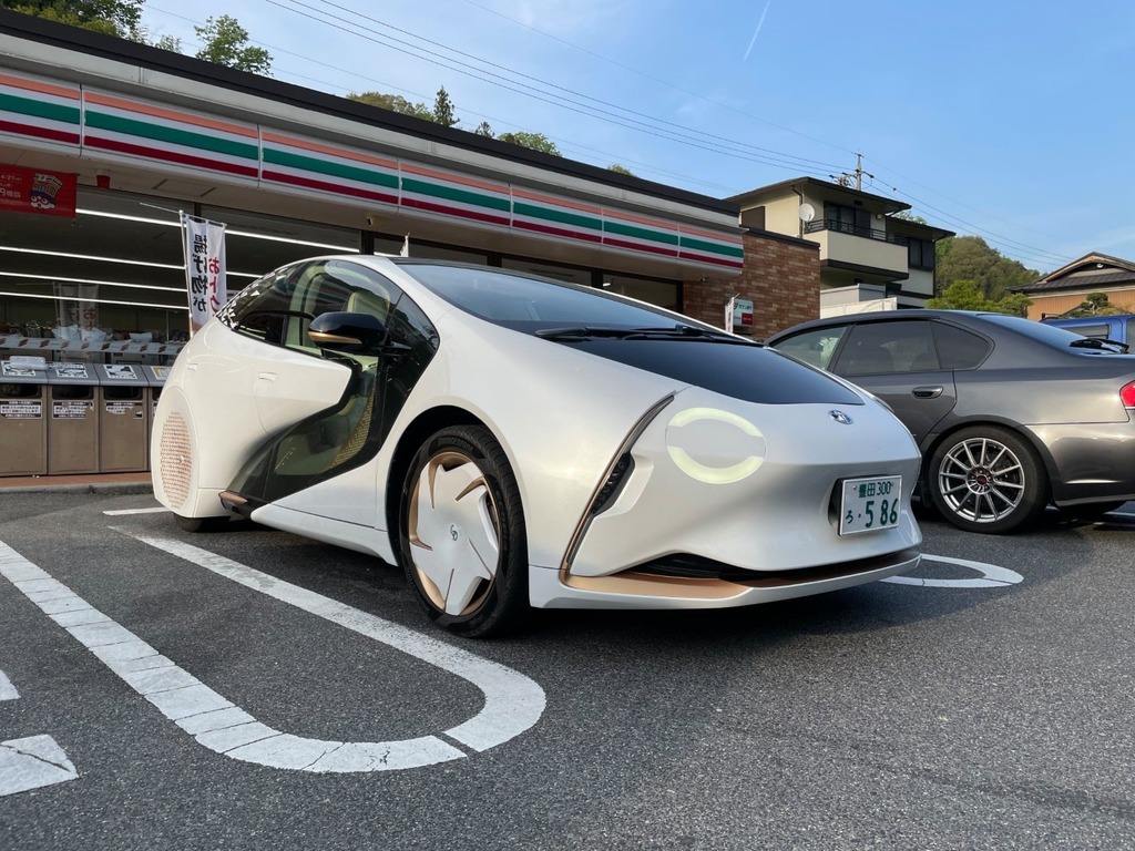 【e＋車路事】日本停車場驚現 Toyota LQ 電動概念車