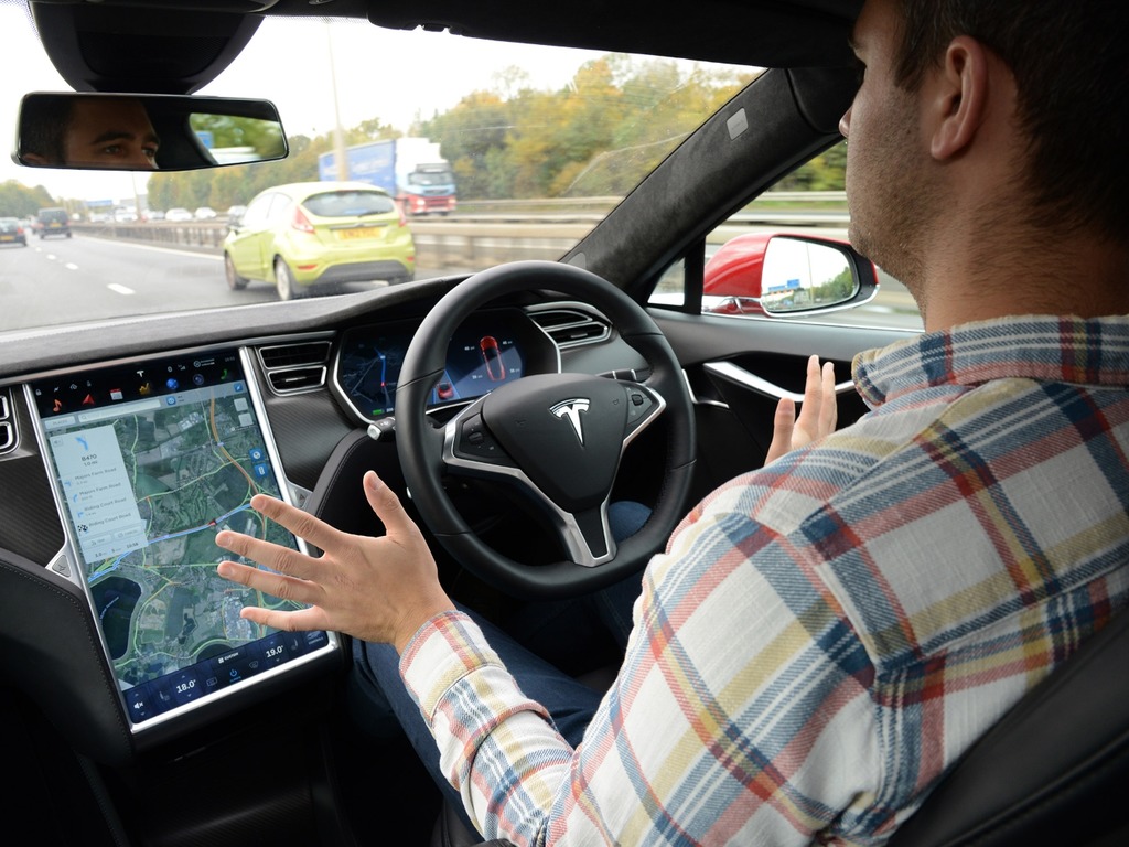 【e＋車路事】英國今年內容許自動駕駛汽車行駛  時速需低於 60km/h