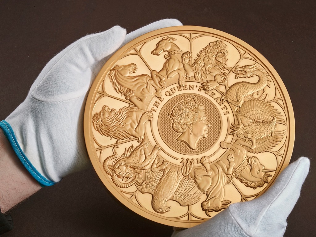 英國皇家鑄幣廠鑄史上最大金幣  面額一萬英鎊重 10 公斤