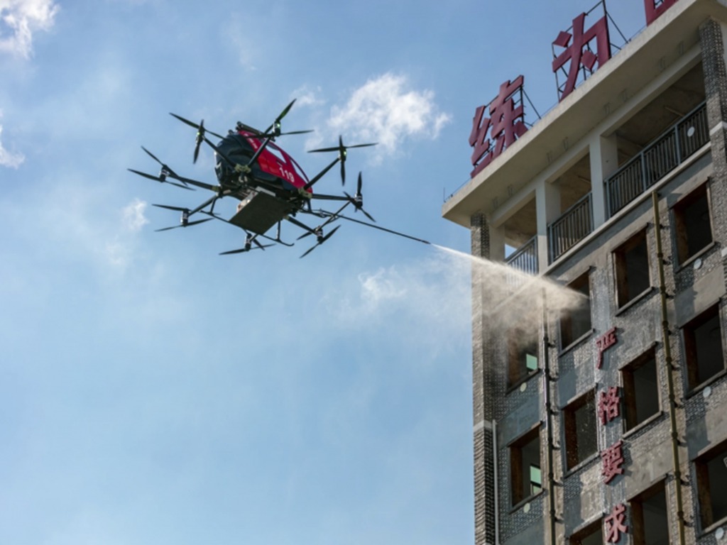 中國展出消防無人機  可在 600 米高空滅火