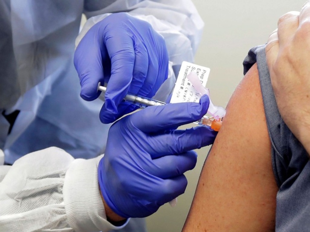 【牛津研究】混合接種疫苗更易出現副作用  41％ 測試者混輝瑞＋阿斯利康疫苗後發燒