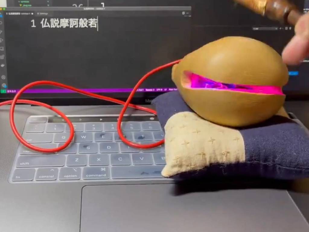 電競 LED 木魚登場！另類《太鼓之達人》敲擊顯示經文