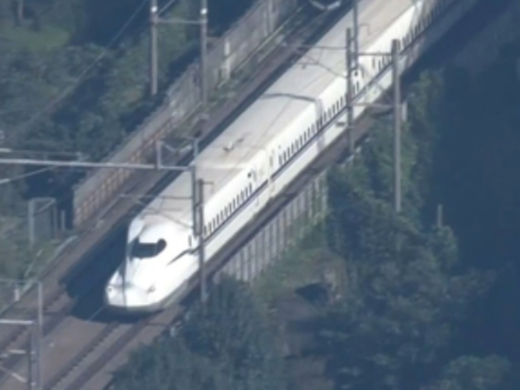 日本東海道​​新幹線列車時速 150km 無人駕駛 司機肚痛如廁數分鐘出事？