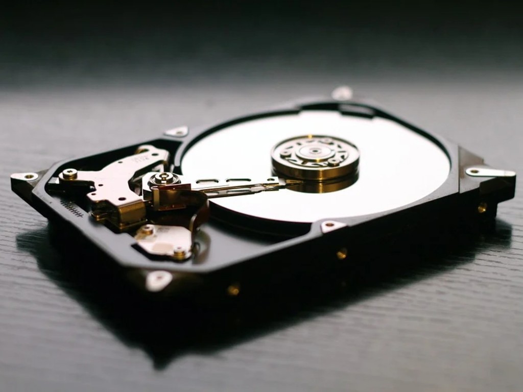 【劍橋大學研究】HDD 硬碟加入石墨烯  儲存空間可大增 10 倍