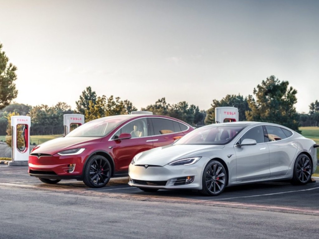 續航 1000 公里！Tesla SuperCharger 將升級至 300kW 最快 1 小時叉滿電