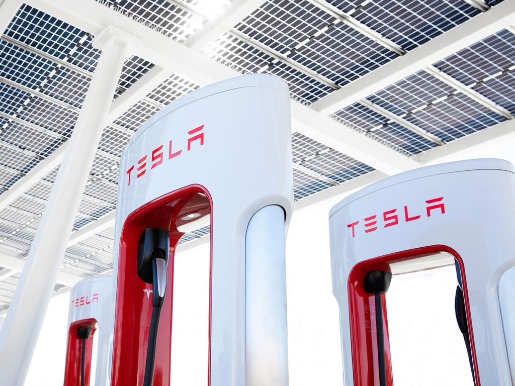 【e＋車路事】Tesla Supercharger 充電站網絡  今年內開放予他牌電動車使用