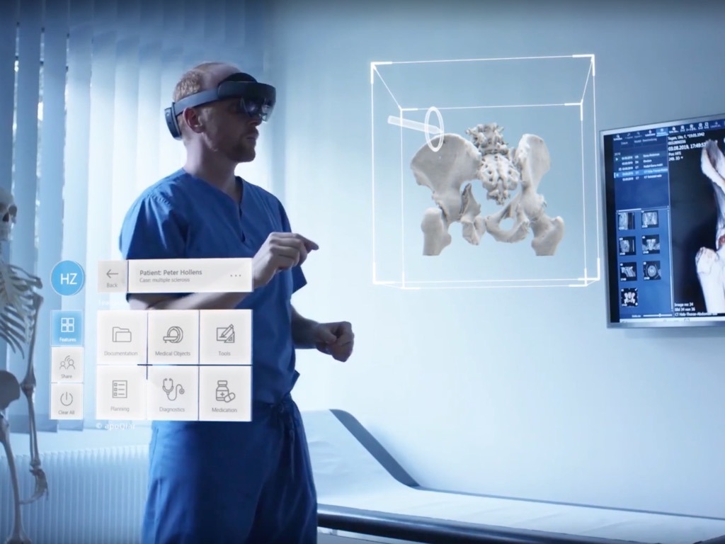 醫療業利用 AI、VR，雲端數碼轉型