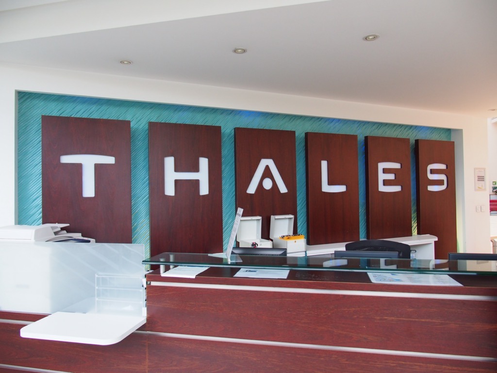 Thales 20 億美元售訊號系統業務予日立