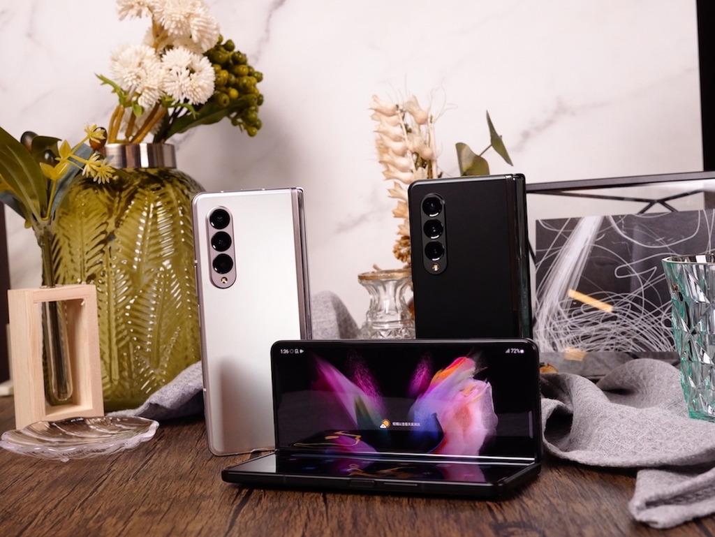 【Unpacked 2021】真機上手試！Samsung Galaxy Z Fold3 5G 屏下相機效果驚艷 支援 S Pen 操作更實用 