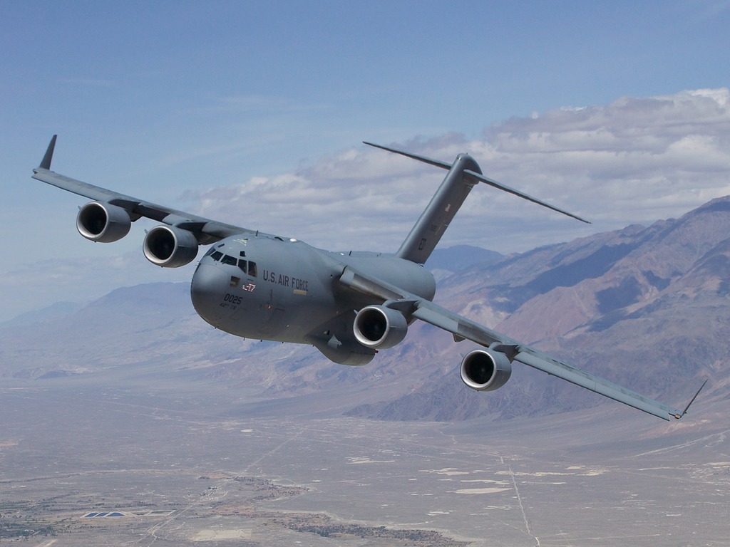 美軍一架 C-17 運輸機接載 800 人撤離阿富汗？人數超正常 6 倍破紀錄