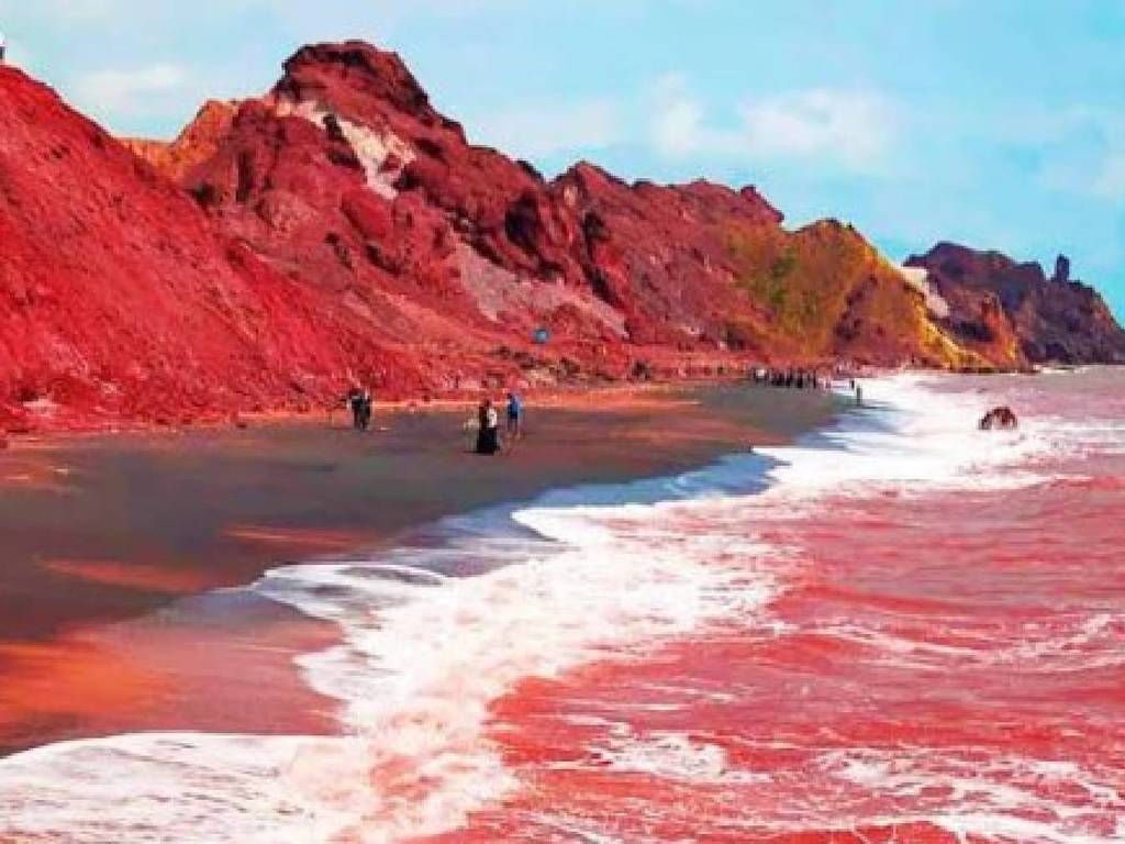 EVA 紅海真實存在？被染紅的「血液海灘」位於伊朗