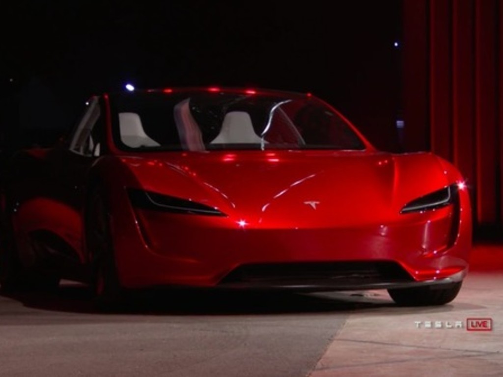 Elon Musk 表示 Tesla Roadster 應可在 2023 年交車