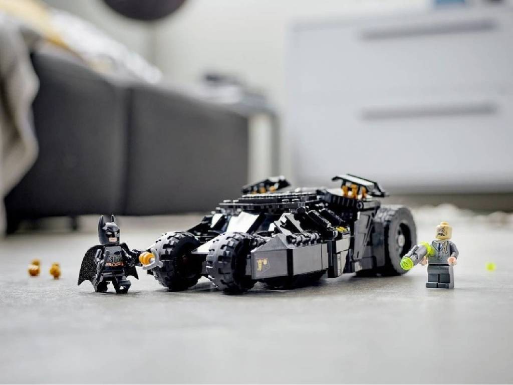 LEGO 76239 蝙蝠車：稻草人對決登場！可玩度高蝙蝠俠可換臉