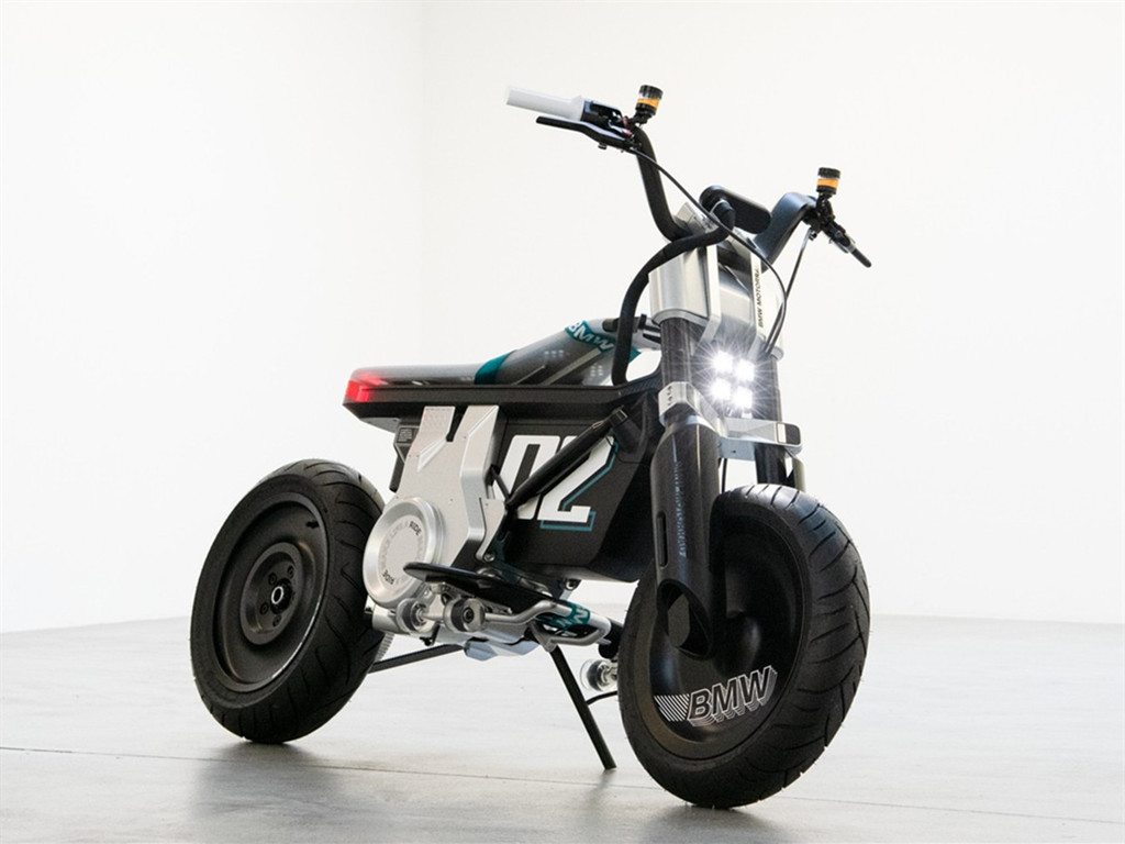 【e＋車路事】BMW 發表 Concept CE 02「電單車」 無車牌都可以駕駛？