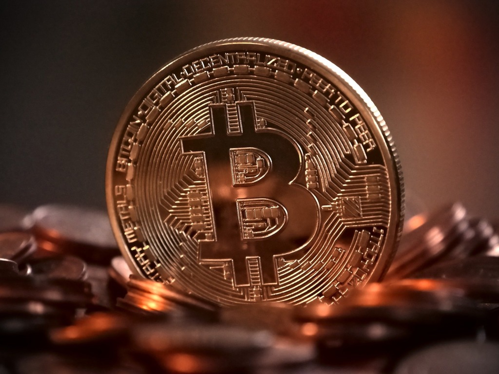 熱炒加密貨幣！渣打銀行預測 Bitcoin 明年初升至 10 萬美元