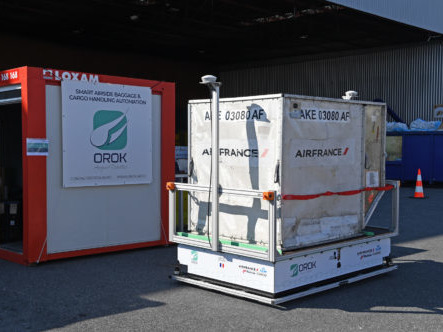 【搶飯碗？】法國戴高樂機場測試自動駕駛行李車