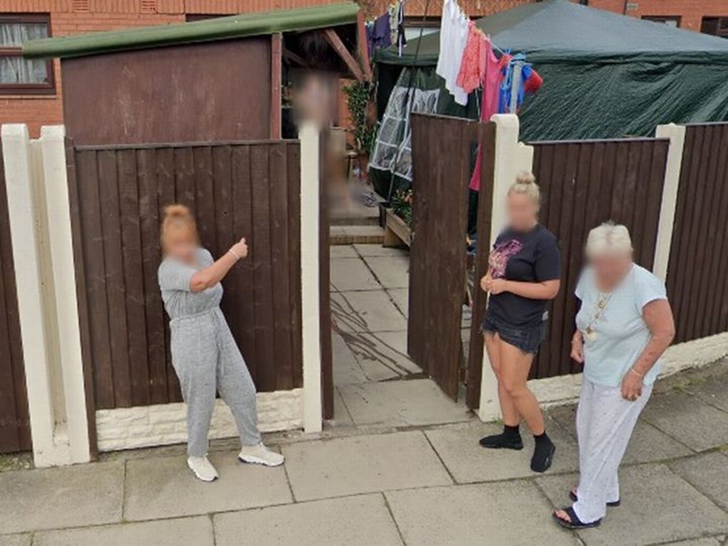 Google 地圖驚現裸女 疑見街景車故意走光被拍