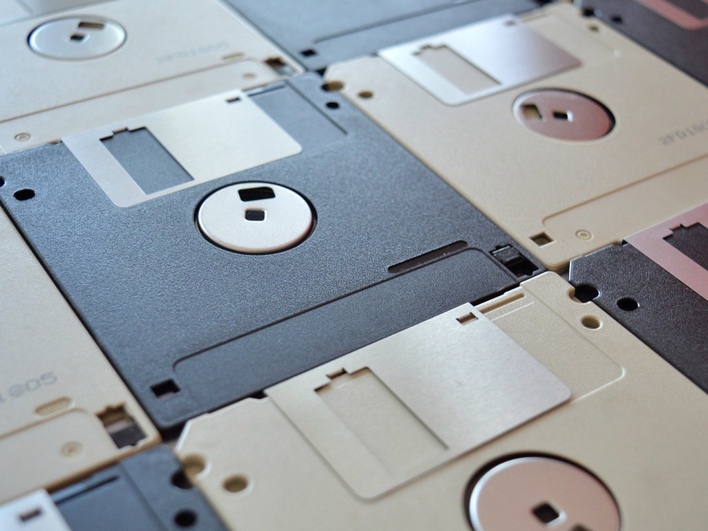 【終極進化？】日本政府部門終於開始淘汰 3.5 吋磁碟