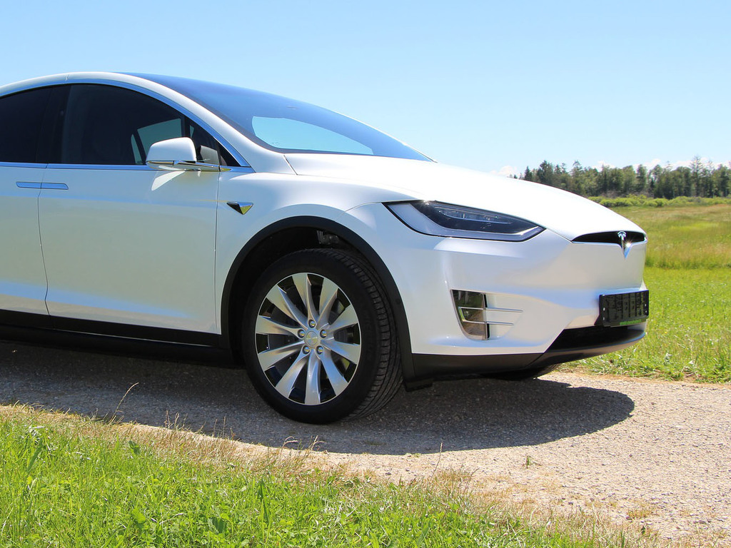 【e＋車路事】Tesla 又有新功能 司機個人檔案將放上雲端