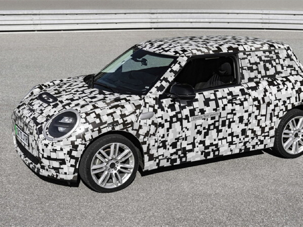 【e＋車路事】Mini Cooper SE 大改款曝光  純電燃油均可選擇