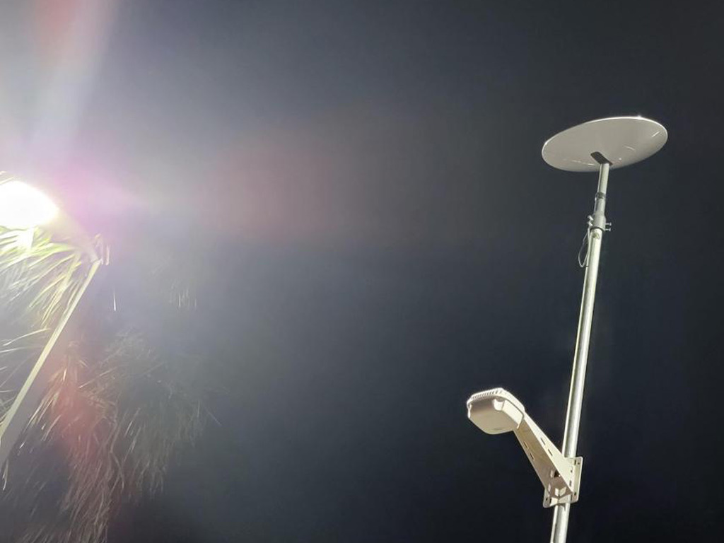 Tesla 超級充電站安裝 Starlink 免費提供 Wi-Fi 服務？