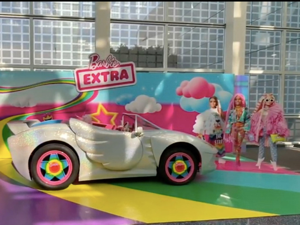 【e＋車路事】洛杉磯車展嚇見 Barbie 真車？ 玩具車變真電動車