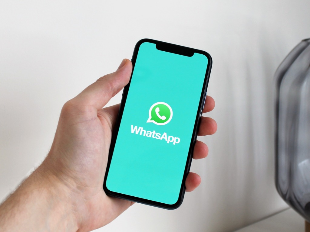 WhatsApp 新增兩項安全功能  換手機重裝 App 更方便