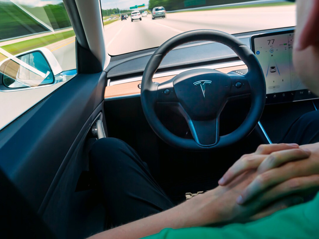 【e＋車路事】自動駕駛若出意外  Tesla 強制收集行車影片