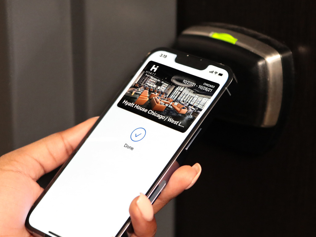 Apple 夥拍 Hyatt 酒店  iPhone 當做房門鎖匙