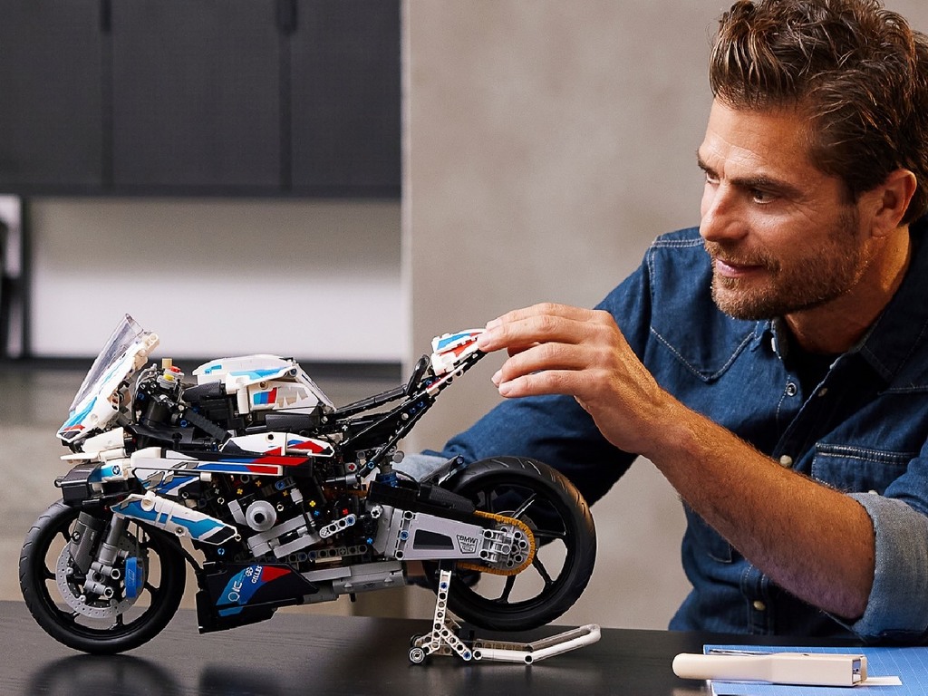 LEGO 42130 BMW M 1000 RR 電單車強勢登場！1:5 比例精緻還原！