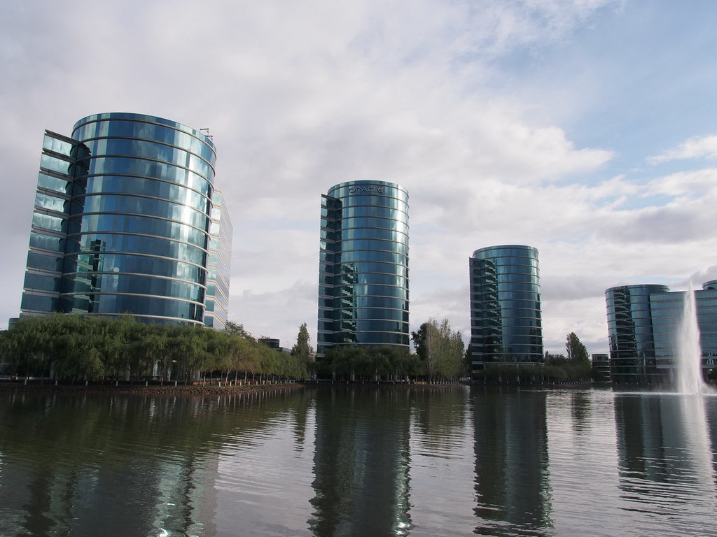 Oracle 以 283 億美元收購醫療科技服務商