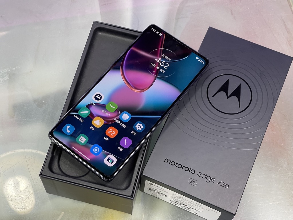 【速試】Motorola Edge X30 登場！Snapdragon 8 Gen 1 首發