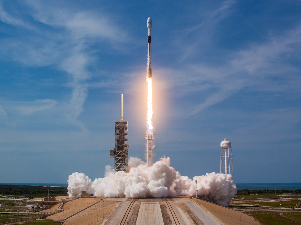 Spacex 火箭完成任務變太空垃圾 飄流 7 年將撞月球