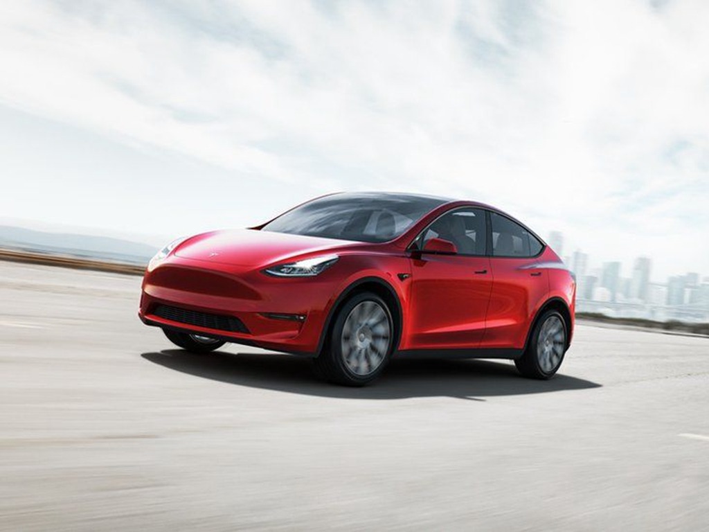 Tesla 召回逾 80 萬輛電動車 安全帶提示聲音有問題